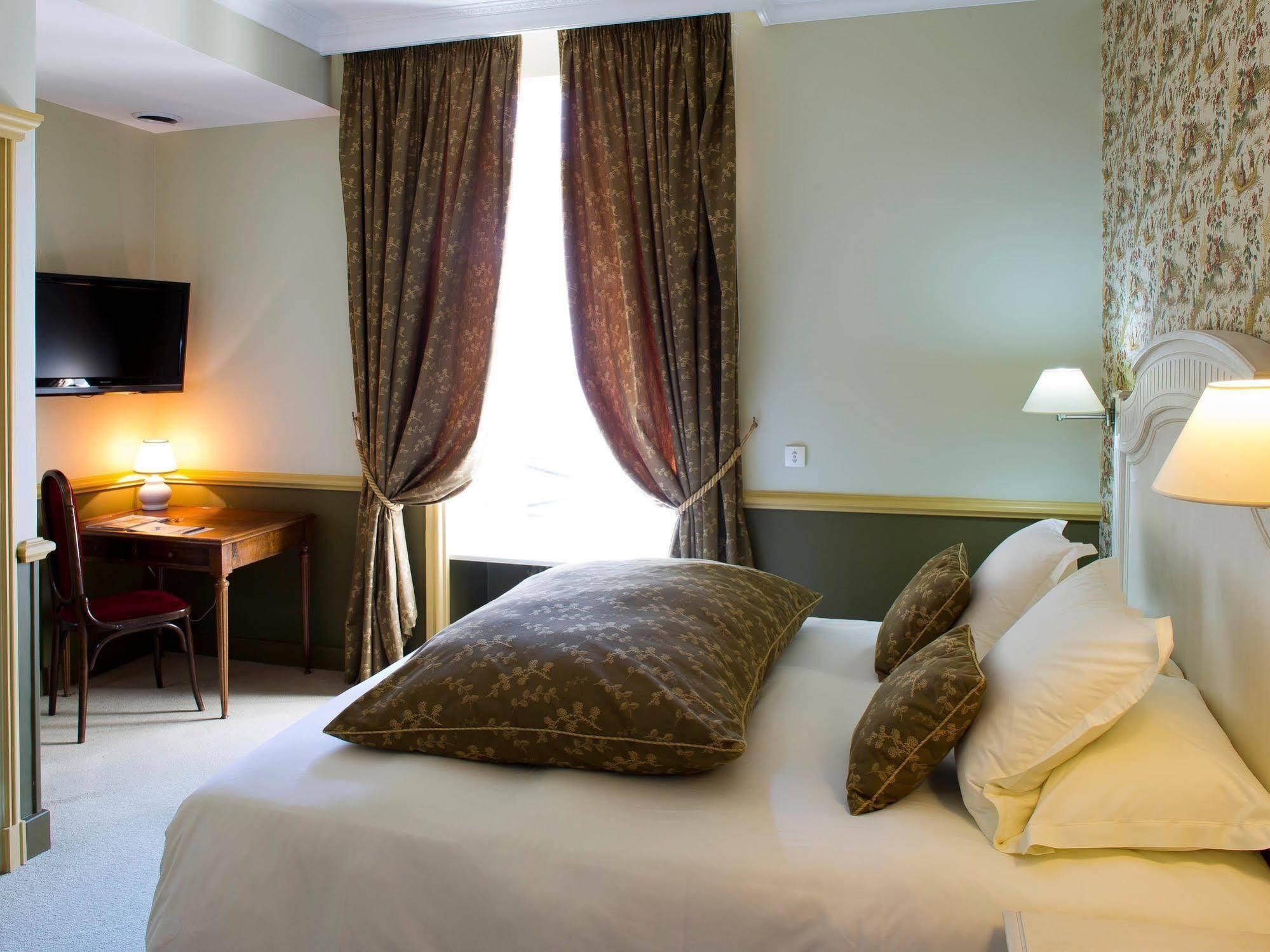 Mercure Moulins Centre Hotel De Paris Esterno foto